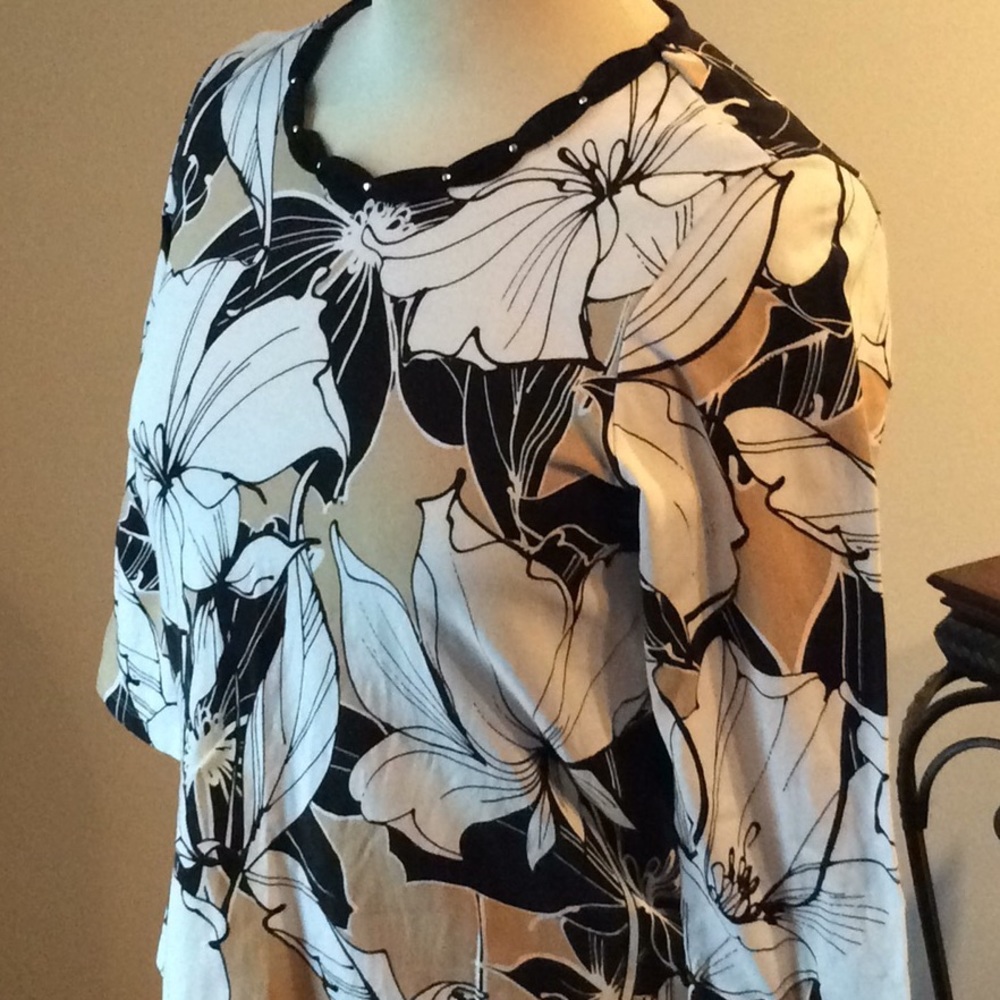 Women’s size M Alfred Dunner, like new, top